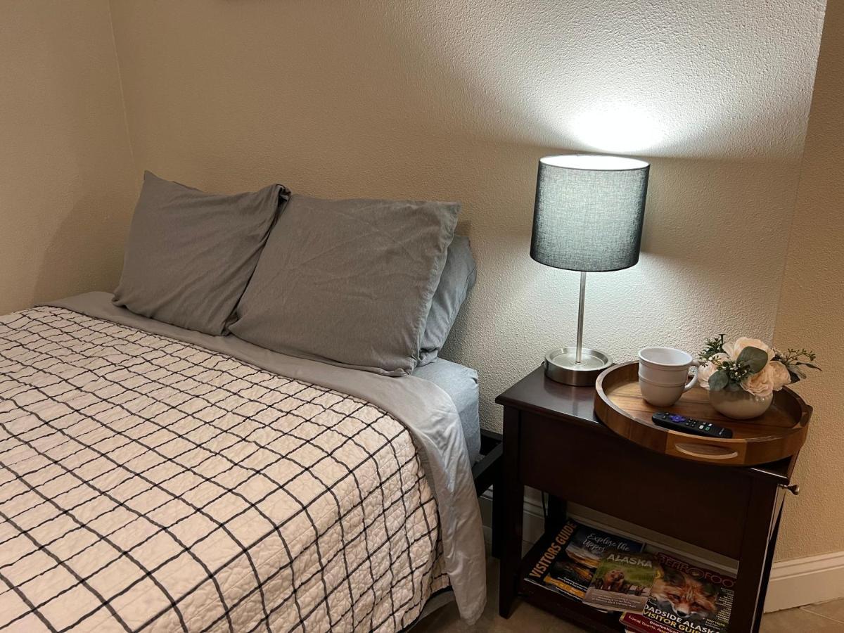 אנקורג' Near Airport Guest Suite מראה חיצוני תמונה