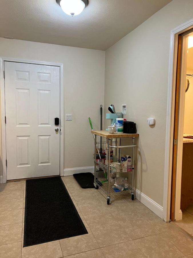 אנקורג' Near Airport Guest Suite מראה חיצוני תמונה