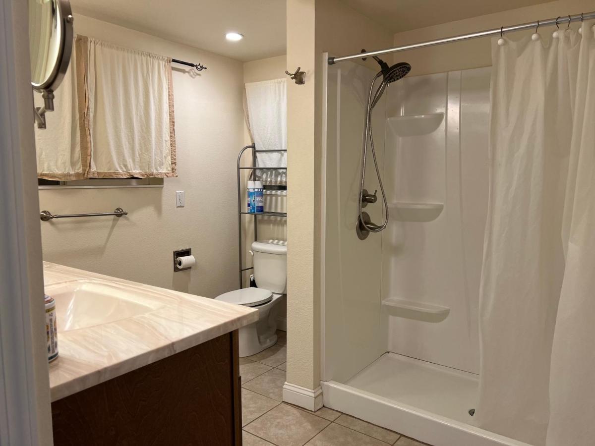 אנקורג' Near Airport Guest Suite מראה חיצוני תמונה